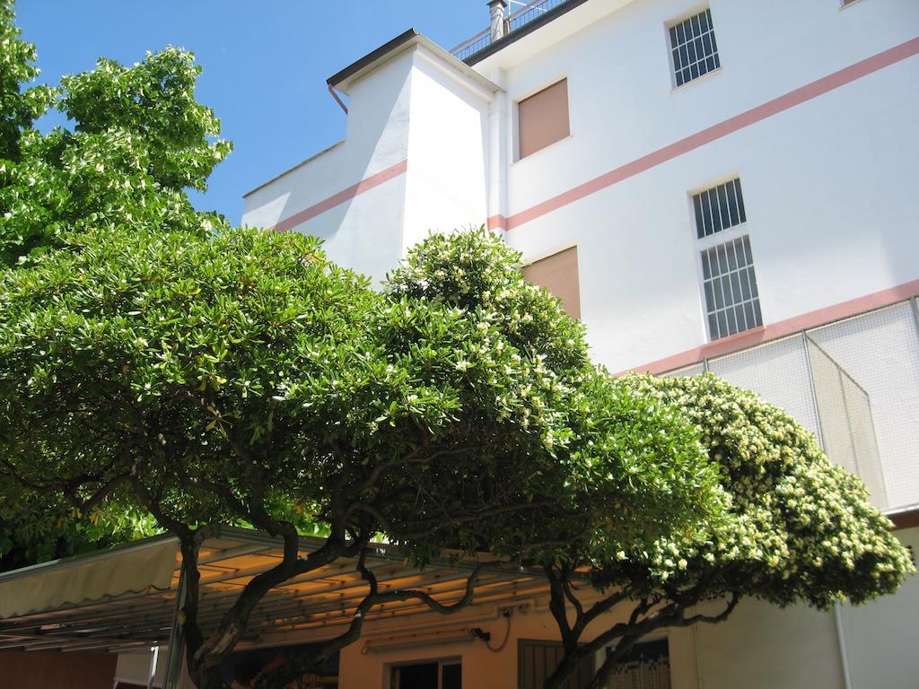 Hotel Eleonora Rimini Exteriör bild