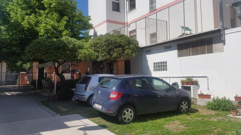 Hotel Eleonora Rimini Exteriör bild