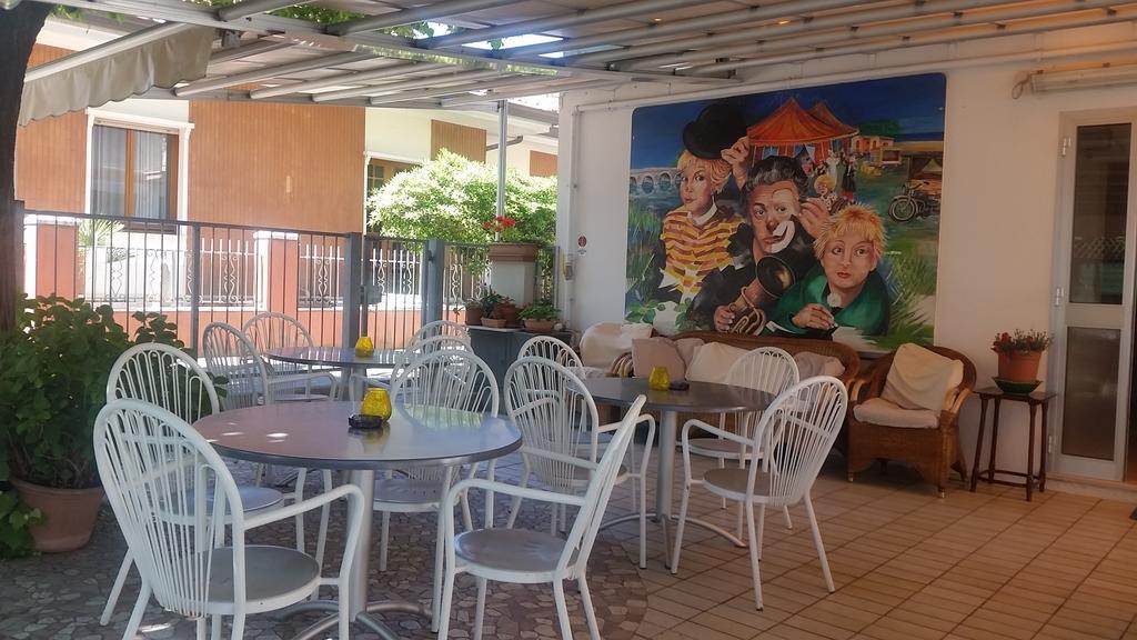 Hotel Eleonora Rimini Exteriör bild